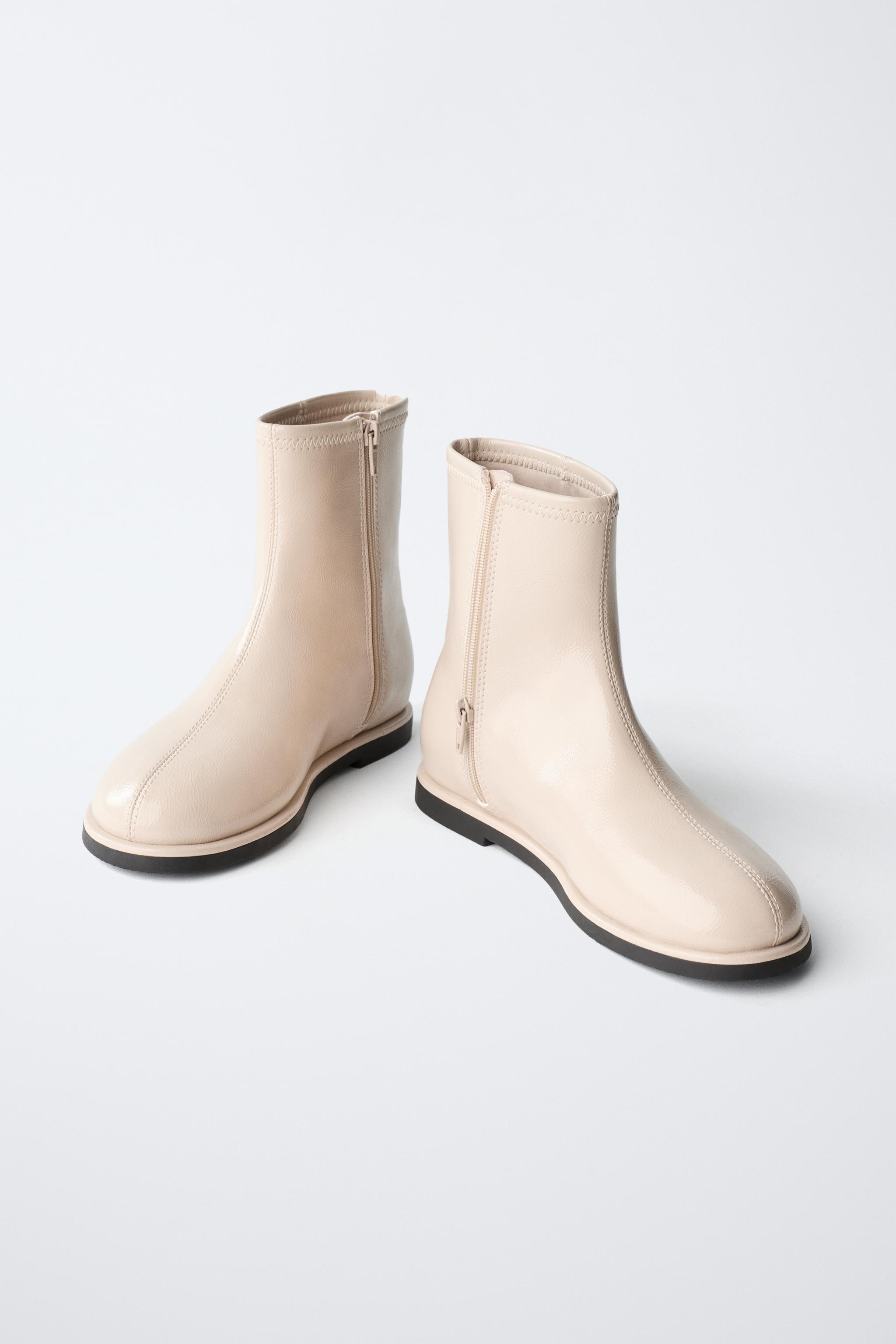 PATENT FINISH ANKLE BOOTS ECRU
